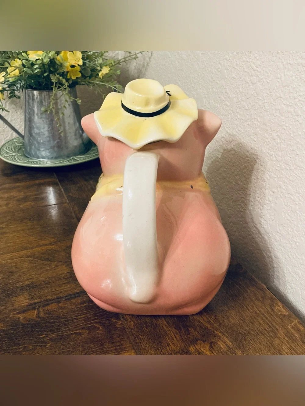 Adorable Vintage Mcm 50s Ceramic Kitschy Pig in Hat with Scarf Pitcher